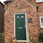 Holiday home Hotdog House Filey Detached Pet Friendly Eco-house *