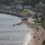 Hotdog House Filey Detached Pet Friendly Eco-house *