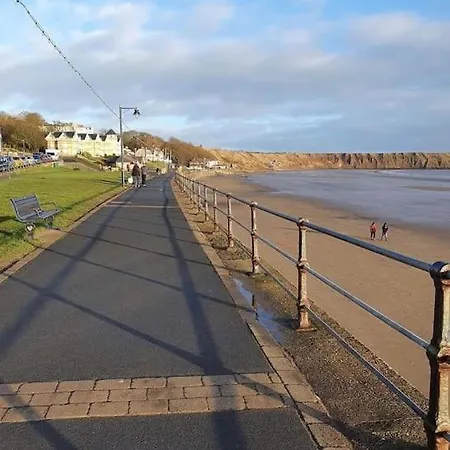 Hotdog House Filey Detached Pet Friendly Eco-house